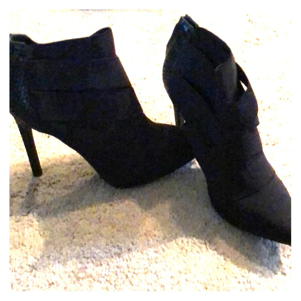 Jessica Simpson Booties - Picture 2 of 3